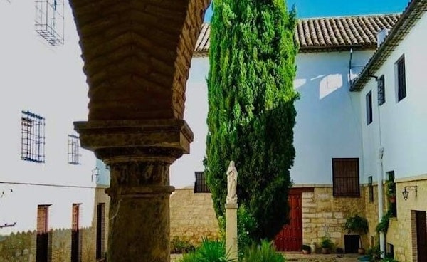 1200 aniversario: Tour por los patios y claustros de Jaén - Lagarto Tours